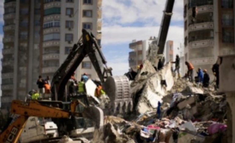 SHIFRAT E FUNDIT/ Mbi 7200 të vdekur nga tërmetet që goditën Turqinë dhe Sirinë