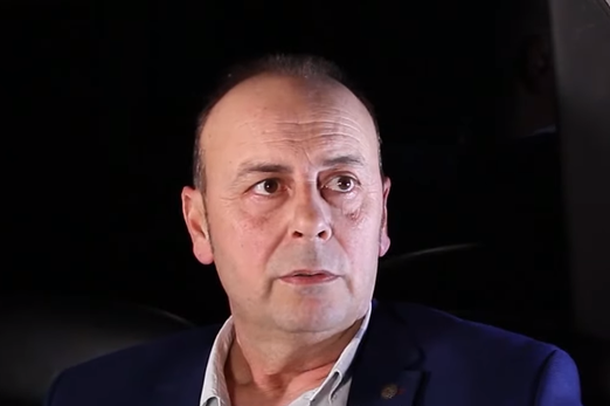 “MEZI PRES RROGË”/ Genc Fuga rrëfen situatën e vështirë ekonomike: Çdo muaj fsheh paaftësinë si kryefamiljar…