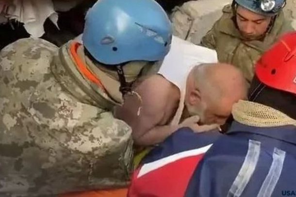 E NXORRËN GJALLË 56 ORË PAS TËRMETIT/ I mbijetuari: Gruaja dhe vajza më vdiqën para syve, si shpëtova