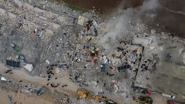 ANALIZA/ Ndërsa bota ndihmon Turqinë, Siria e goditur nga tërmeti duket e harruar