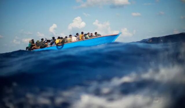 TRAGJEDI NË MESDHE/ 8 refugjatë humbin jetën në mes të detit, mes tyre një foshnje