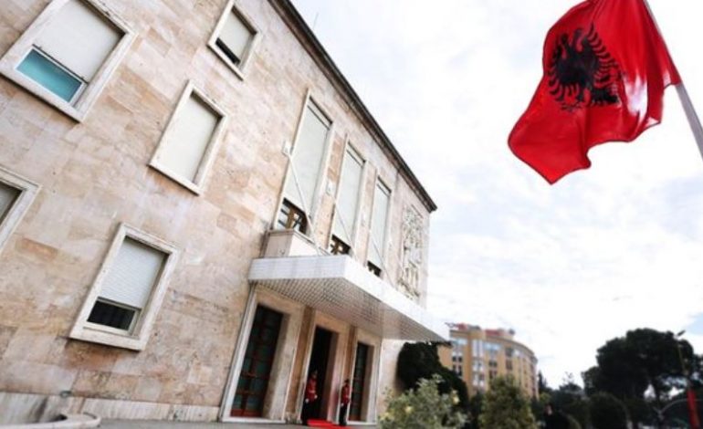 SOT DITË ZIE KOMBËTARE/ Shqipëria nderon viktimat e tërmetit në Turqi e Siri