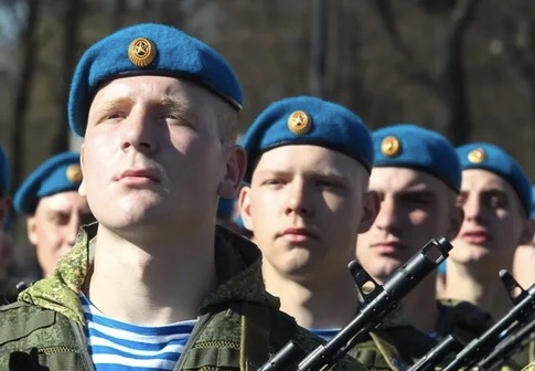 “DUA TË VDES PA GJAK TË HUAJ NË DUAR”/ E trishtë, u rekrutua për luftën në Ukrainë, 20-vjeçari rus vret veten