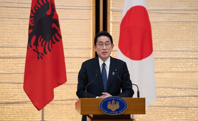 NGA LUFTA NË UKRAINË, TE DHOMA E PËRBASHKËT E TREGËTISË/ Kryeministri i Japonisë tregon çështjet që ra dakord me Ramën