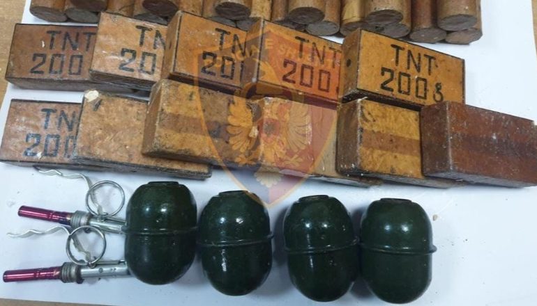 SEKUESTROHEN 30 KALLËPË TRITOL DHE 4 GRANATA NË VLORË/ Policia: Bllokuam lagjen, por personi braktisi…