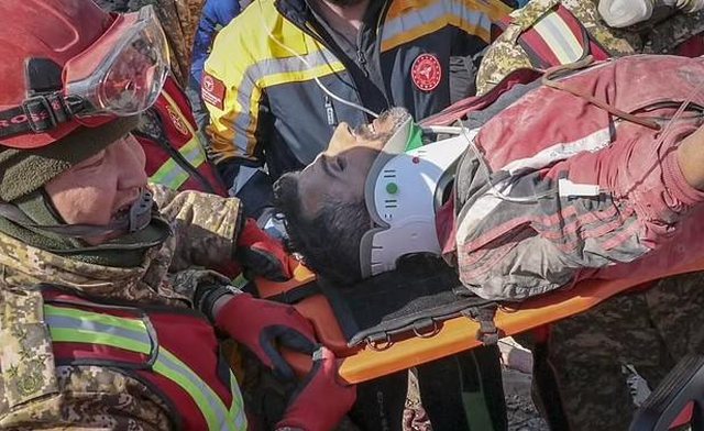 E TRISHTË/ U nxorr i gjallë nga rrënojat pas 13 ditësh, por vdes në spital