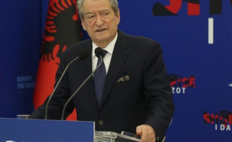 “SHQIPËRISË I DALIM ZOT”/ Berisha nxjerr spotin e protestës së radhës: Të enjten para parlamentit