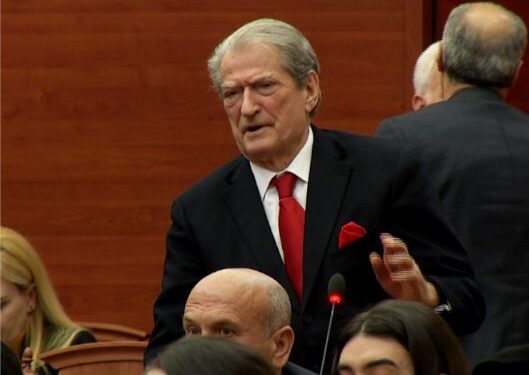 DEKLARATA e Berishës: Videot e mesazhet erotike nuk i publikoj, do i dërgoj te organet hetimore