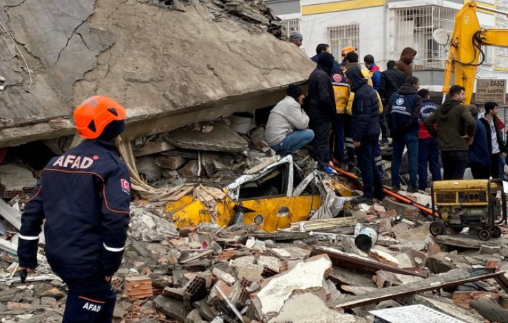 SHIFRAT E FRIKSHME/ Mbi 11.200 të vdekur nga tërmeti Turqi dhe Siri, vazhdon kërkimi për të mbijetuar