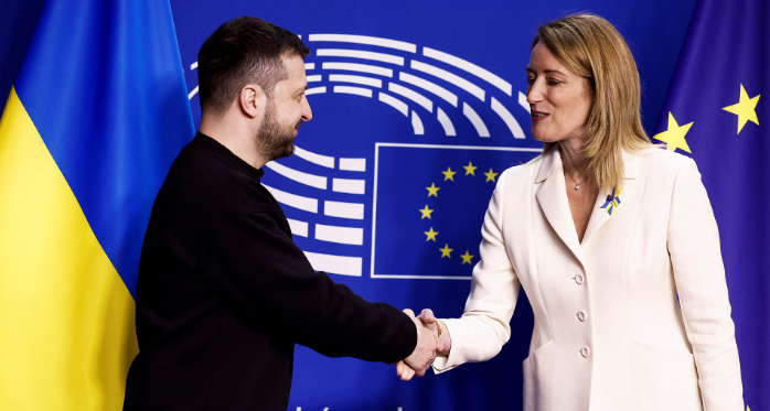 “ARMË DHE ANËTARËSIM I UKRAINËS NË BE”/ Zelensky mbërrin në Bruksel