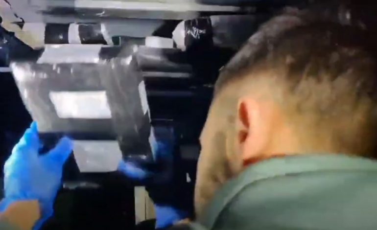 QENI ANTIDROGË “ZBËRTHEN” BANDËN E SHQIPTARËVE/ Transportonin kanabis nga Shqipëria për në Greqi, tre në pranga
