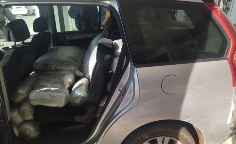 DETAJET/ Kapen 126 kg drogë në kufirin greko-shqiptar, vihet në pranga një prej trafikantëve