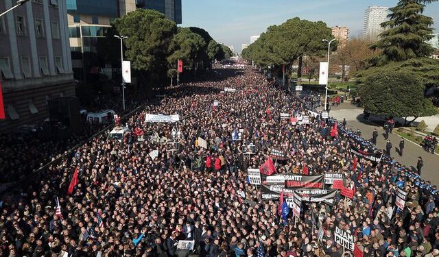 PD NË PROTESTË/ Shqiponjat, FNSH dhe RENEA në gatishmëri. Ja rrugët që do bllokohen