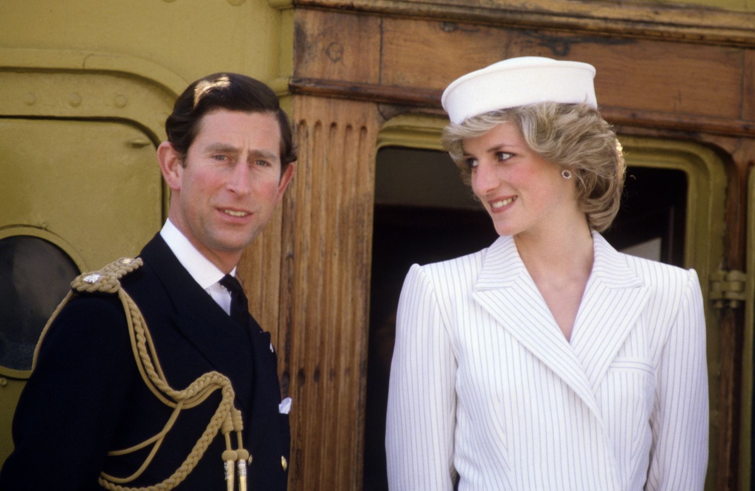 "PO KALOJ NJË..."/ Del në ankand letra e Princeshë Diana për divorcin me Mbretin Charles