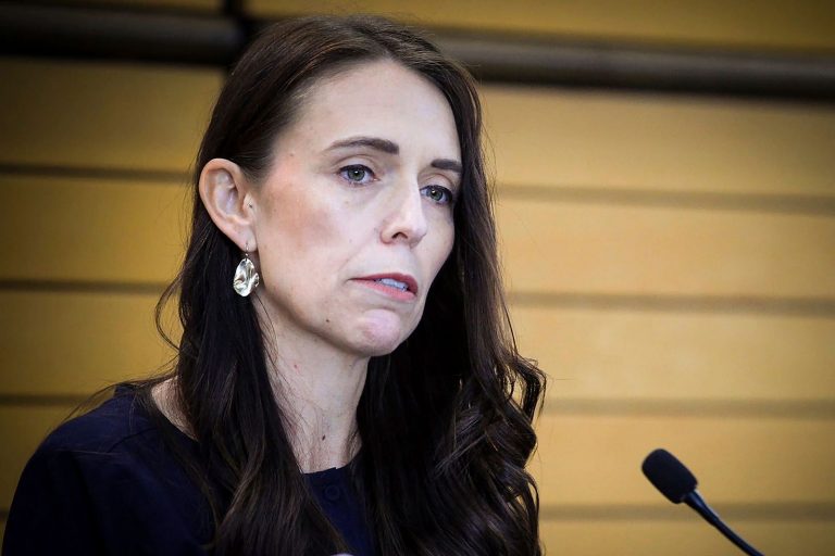 "E RRASKAPITUR DHE E EZAURUAR NGA NERVAT"/ A u detyrua kryeministrja e Zelandës së re të jepte dorëheqjen?
