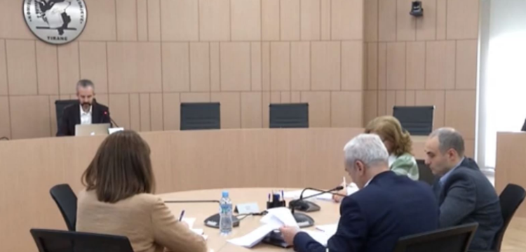 NË PRITJE TË ‘VULËS’/ Komisionet zgjedhore nisin punën pa PD. PS dhe PL marrin materialet zgjedhore