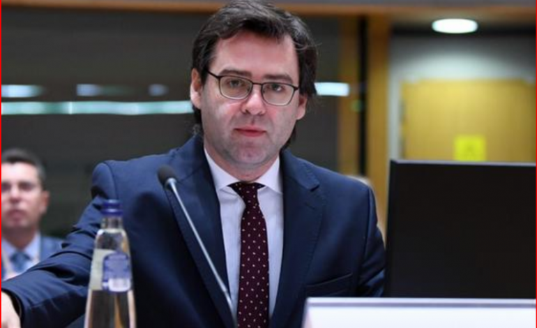 “KANË VJEDHUR…”/ Moldavia bën thirrje për sanksione të BE-së ndaj oligarkëve që ndihmojnë Rusinë