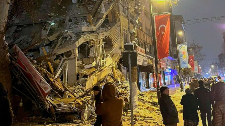 TËRMETET SHKATËRRUESE/ Shqiptari nga ekipi i kërkim-shpëtimit në Turqi: Situata është e jashtëzakonshme