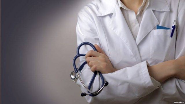 DETAJET/ Kalabria kërkon të punësojë mjekë shqiptarë, paga 3500 euro në muaj plus…