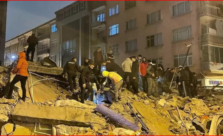 TRONDITET TURQIA/ Tërmet shkatërrues, mbi 200 të vdekur