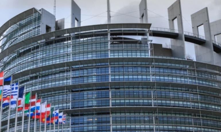 SKANDALI KATAR-GATE/ PE i heq imunitetin deputetëve të dyshuar për korrupsion