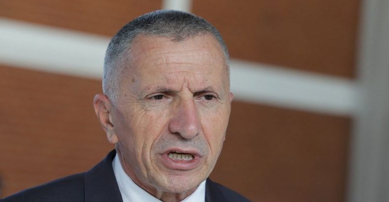 “NUK DO TA KUPTOSH ASNJËHERË…”/ Kërcënohet me jetë deputeti shqiptar në Parlamentin serb: Ruaj shpinën, ose…