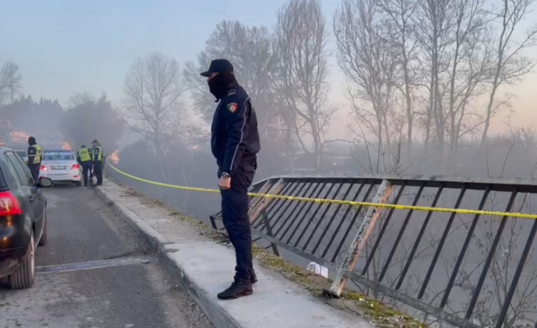DYSHOHET SE RA ME MAKINË NË UJËRAT E SEMANIT/ Rifillojnë kërkimet për gjetjen e 26-vjeçarit në Fier