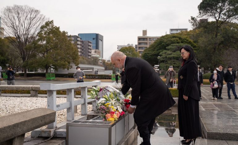 PAMJET/ Rama në muzeun e paqes në Hiroshima: Asnjë nuk duhet ta imagjinojë të luajë me armët bërthamore