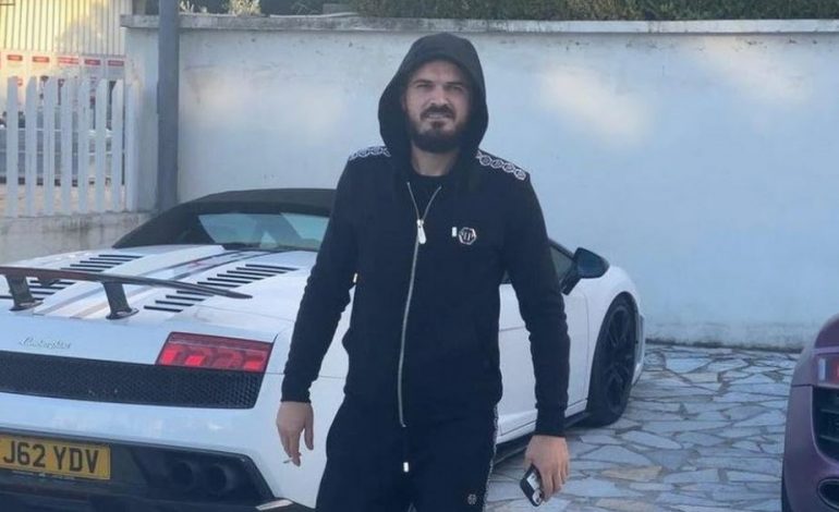 U DËBUA NË SHQIPËRI PËR…/ Shqiptari sfidon Anglinë, kthehet dhe reklamon jetën luksoze dhe “Lamborghinin” e tij 70 mijë £
