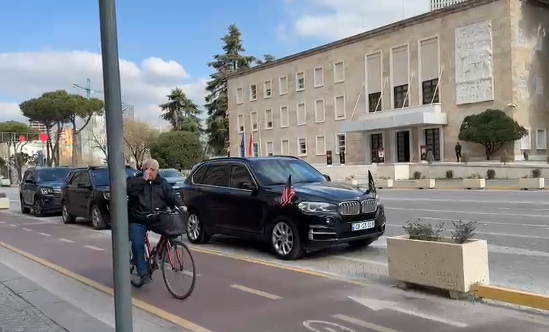 PAMJET/ Zyrtari i DASH dhe ambasadorja Kim në Kryesinë e Kuvendit, takime me krerët e 3 komisioneve parlamentare