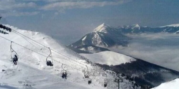 TRAGJIKE/ U rrëzua teksa po bënte ski me babanë, vdes 15-vjeçarja në Brezovicë