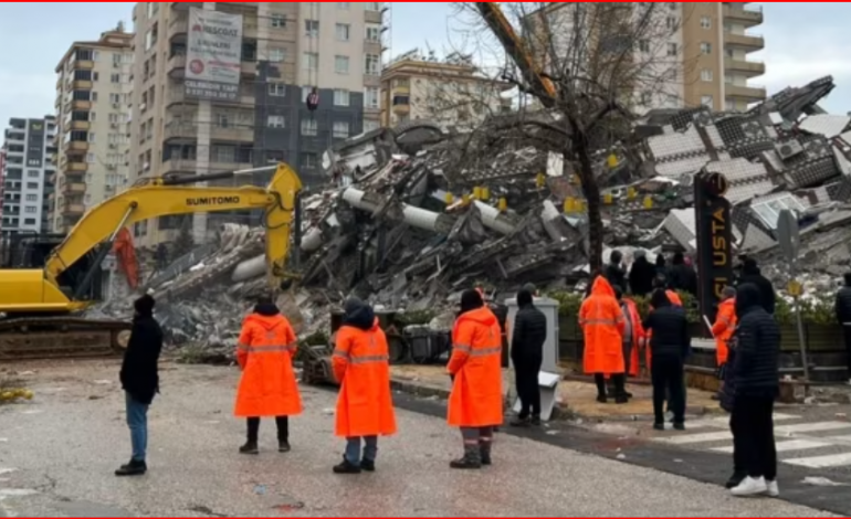 BILANCI I TRISHTË/ Mbi 5 mijë të vdekur nga tërmeti në Turqi dhe Siri