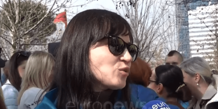 NJË VIT NGA SULMET RUSE/ Ukrainasja në Tiranë: Nuk iki nga Shqipëria, do kthehem kur të mbarojë lufta