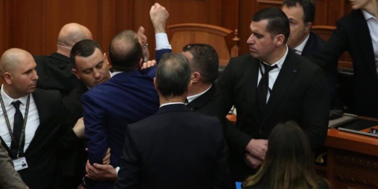 JAVA E ZJARRTË POLITIKE/ Më 2 mars përballja në Kuvend, më 3 mars gjyqi i vulës dhe protesta