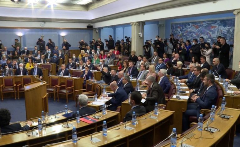 MALI I ZI/ Komisioni Kushtetues i parlamentit propozon kandidatët për Gjykatën Kushtetuese