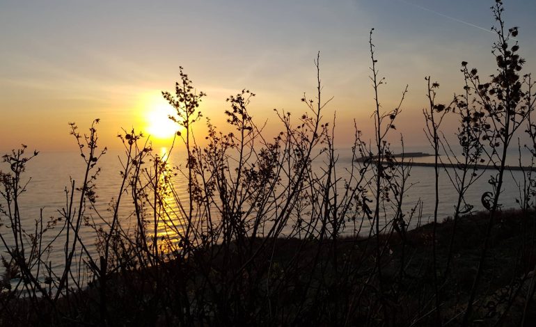 TEMPERATURAT DO ARRIJNË DERI NË 20 GRADË/ Ja si parashikohet moti për nesër