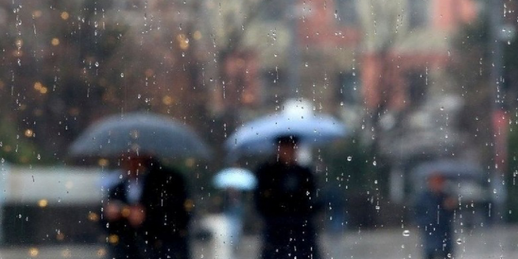 CIKLONI MESDHETAR PO AFROHET DREJT SHQIPËRISË? Meteorologia tregon kushtet atmosferike që priten