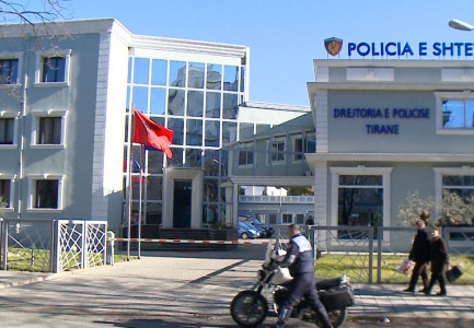 GODITET NJË TJETËR CALL CENTER NË TIRANË/ Mashtronin të huajt për të investuar në bursa fiktive, në pranga pesë persona