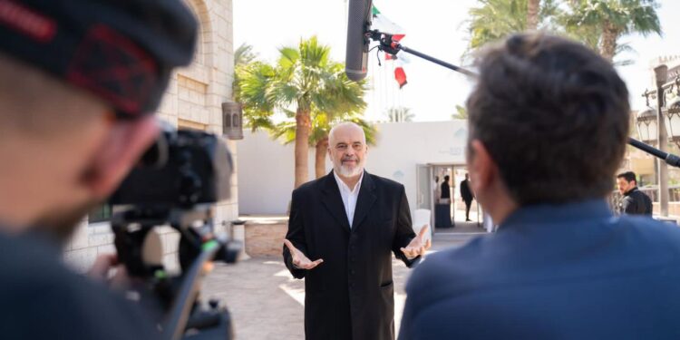 “JA PSE KA MË SHUMË GRA NË KABINETIN TIM”/ Rama flet nga Dubai: Ajo që po ndodh në Shqipëri tani është…