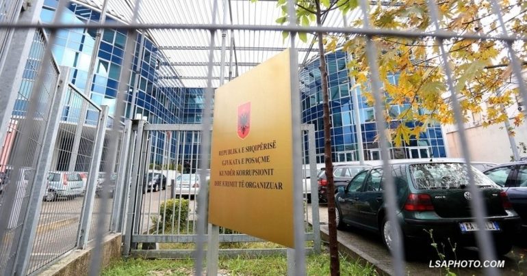 AKUZA PËR KORRUPSION/ Arrestohen me kërkesë të SPAK 4 zyrtarë të bashkisë Dimal