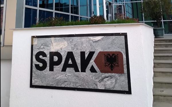 TRE MIJË EURO PËR NJË LEJE NDËRTIMI/ Si ranë në pranga 4 zyrtarët e bashkisë Dimal! SPAK: Ekzistojnë prova për…