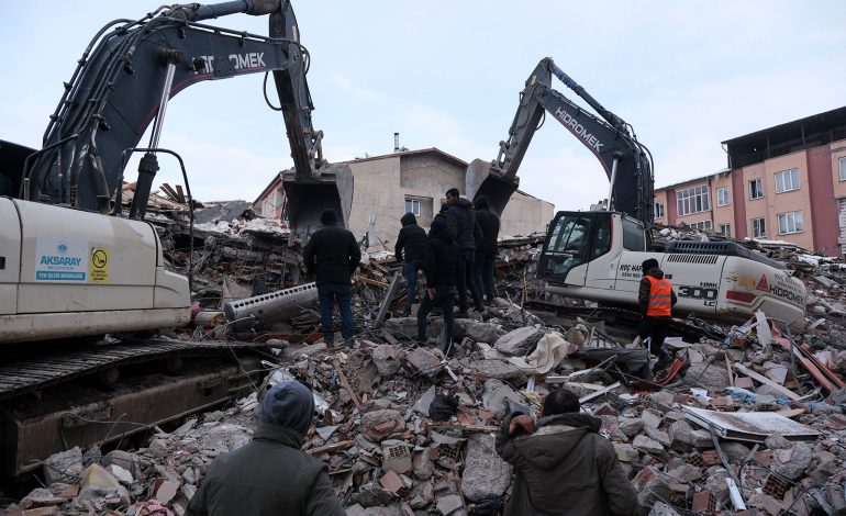 RRITET BILANCI/ Mbi 46 mijë të vdekur nga tërmeti në Turqi dhe Siri