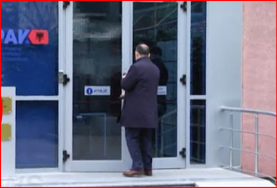 PADITË E ABUZIMEVE ME PRONAT E USHTRISË/ Artur Meçollari në SPAK për herë të tretë