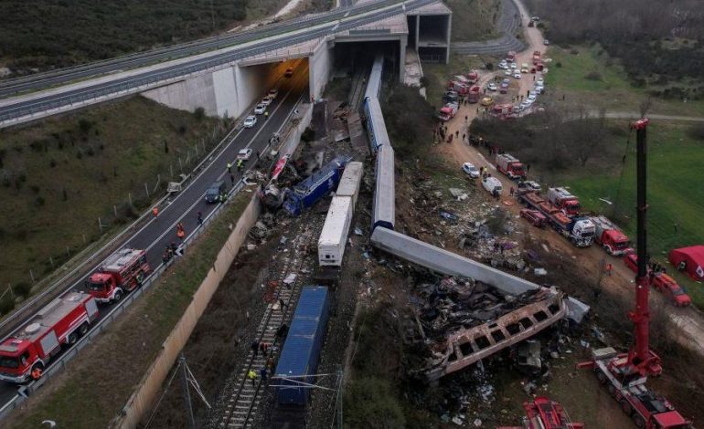 TRAGJEDIA NË GREQI/ Shefi i Stacionit: Kam 35 arkivole në shpinë