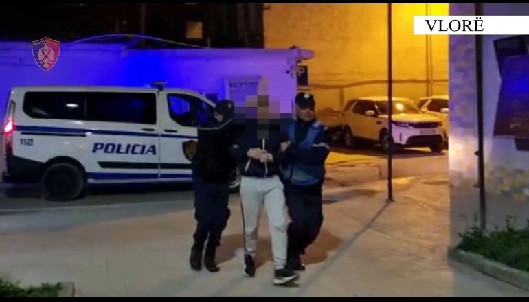 DYSHOHET SE DO KRYENTE NJË KRIM TË RËNDË/ Lihet në burg 23 vjeçari që u kap me 3 armë zjarri dhe eksploziv…