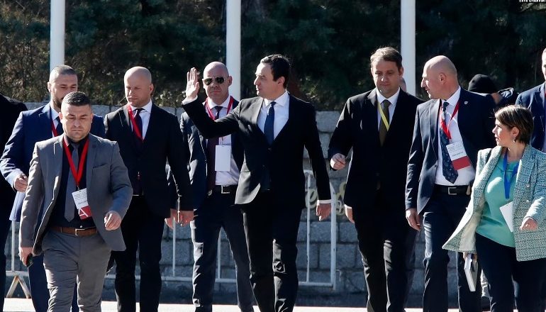 TAKIMI PRISHTINË-BEOGRAD NË OHËR/ Albin Kurti merr ‘bekimin’ e Ali Ahmetit! Vuçiç: Do ruajmë Serbinë e plotë…