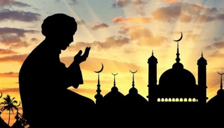 BESIMTARËT MYSLIMANË NISIN SOT MUAJIN E RAMAZANIT/ Kreu i KMSH: Agjërim të lehtë e pranim të lutjeve tuaja