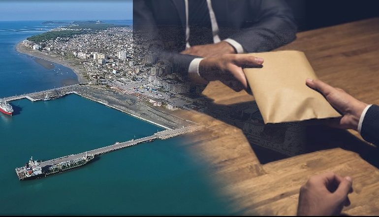 “MOS NA INCIZO…”/ Sekseri kalon qytetarin në Portin e Vlorës me 170 euro! Pezullohen 3 punonjësit e policisë