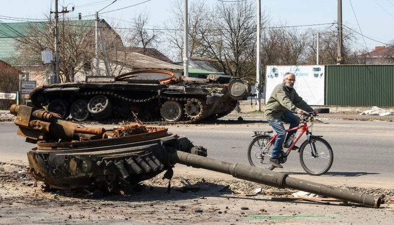 LUFTA/ Autoritetet ukrainase bëjnë bilancin: Rusia ka humbur rreth 173 mijë ushtarë, 3610 tanke dhe 306 aeroplanë