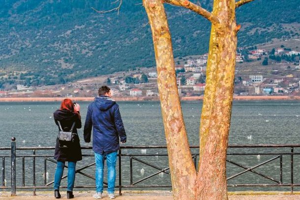 HORROR/ Biznesmeni hedh gruan shtatzënë në liqenin e Janinës, mediat greke: Njësoj si Ali Pashë Tepelena që…
